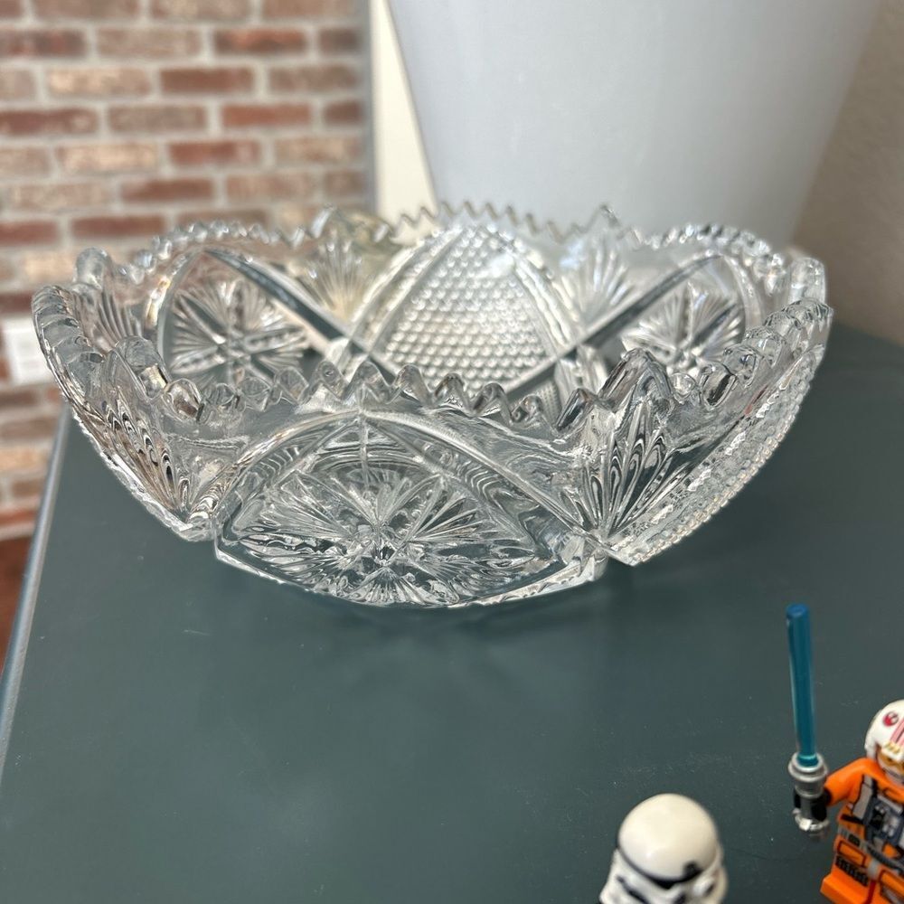 Antique American Brilliant Period Intricate Clear Glass Crystal Bowl, 8 inches